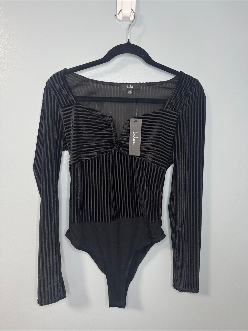 NWT Lulu's Women’s Black Velvet-Striped Long Sleeve Bodysuit Sz M